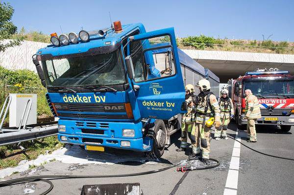 Schade vrachtwagen Dekker valt reuze mee!
